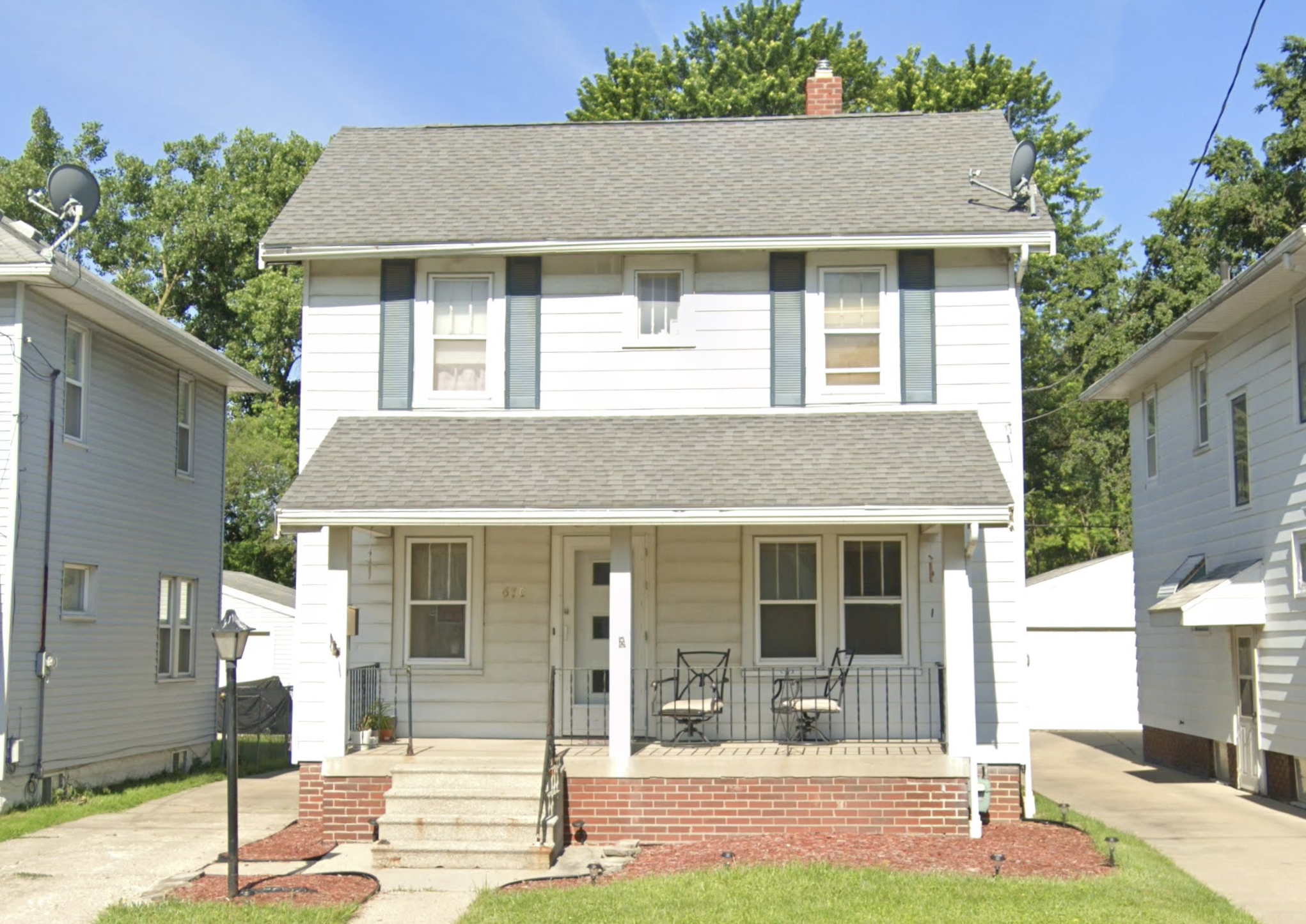Property Image of 670 Howland Avenue
