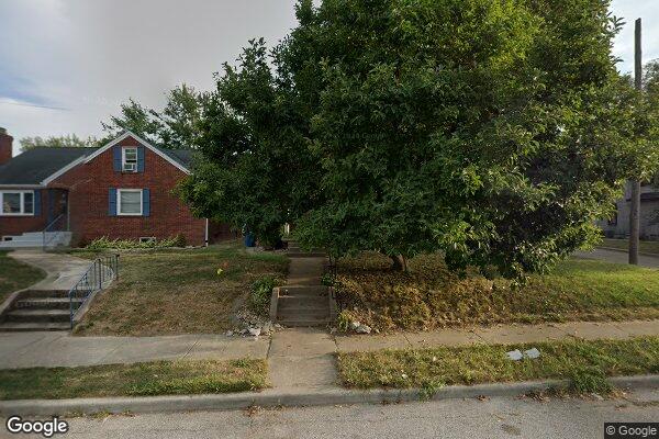 Property Image of 239 W Elm St