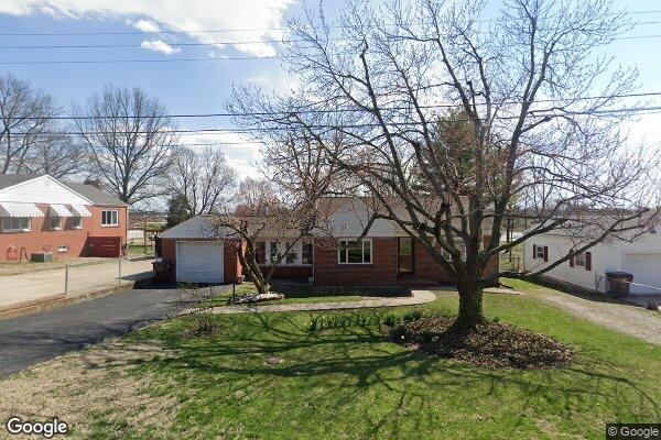 Property Image of 27 W Woodland Dr