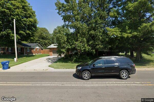 Property Image of 131 E Country Ln
