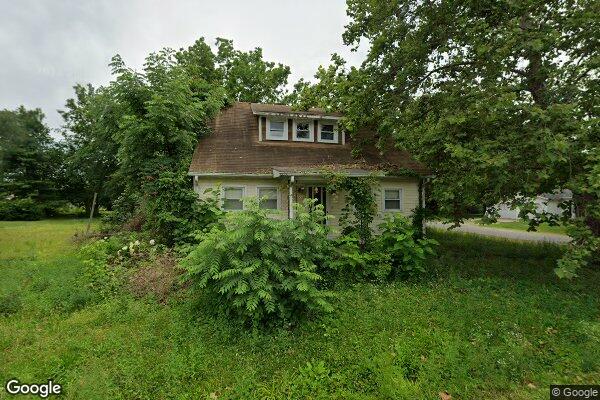 Property Image of 108 West Illinois Street